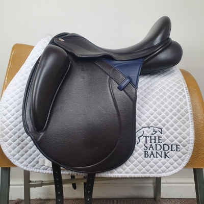 Image of 17.5 inch Winners Circle Monoflap Dressage Brown Extra Wide