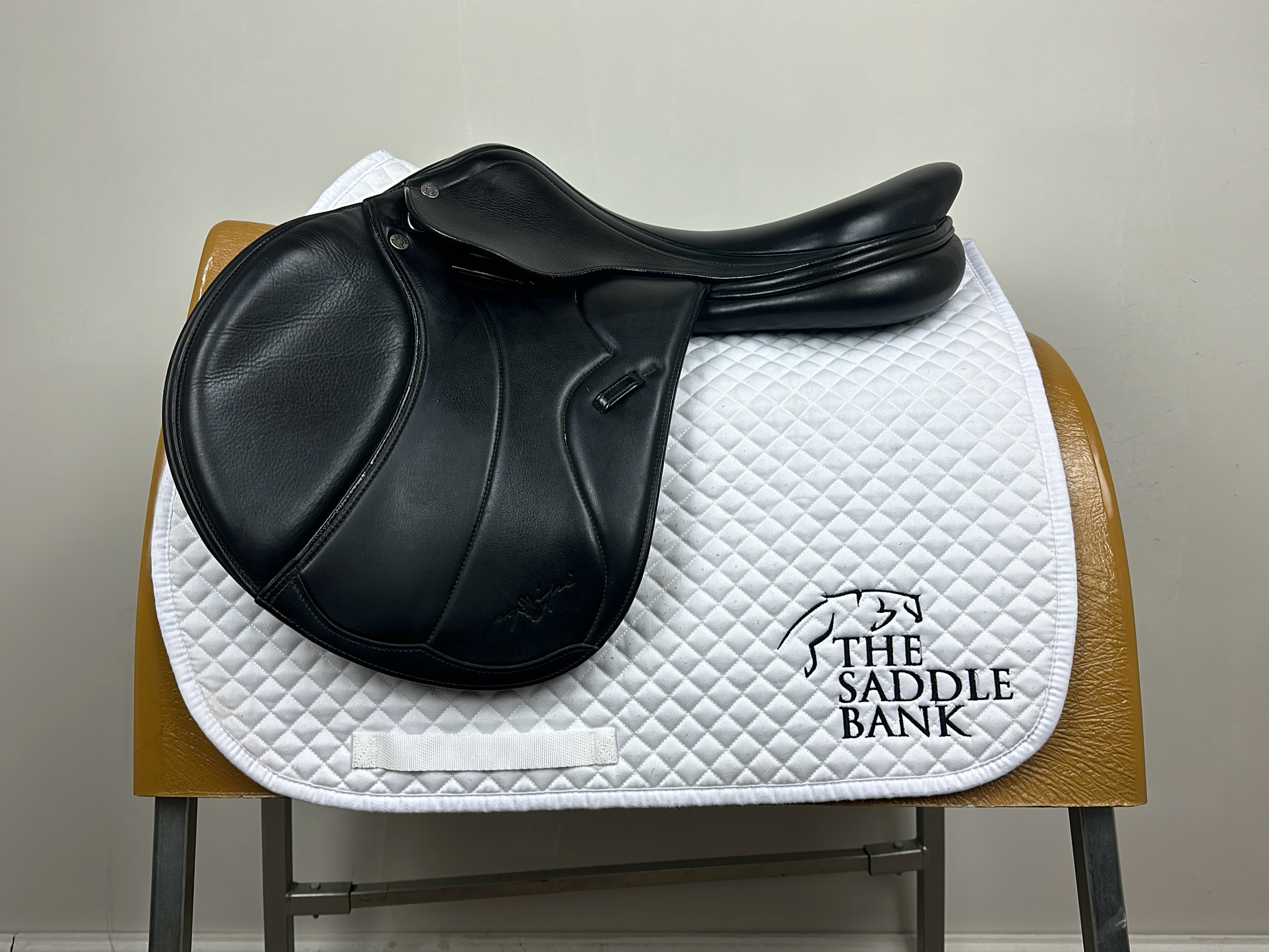 shoponline discounted dressage saddle 18 inch medium erreplus